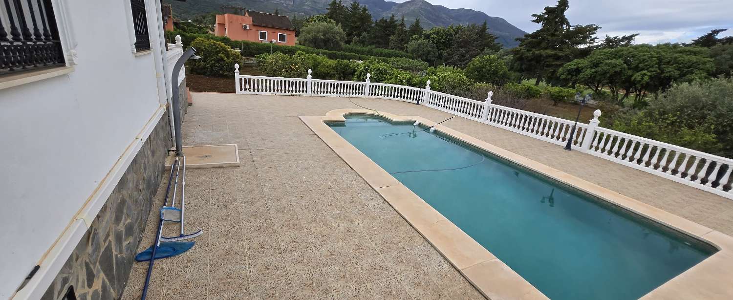 Villa en venta en Alhaurín de la Torre